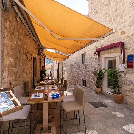 L & M - Perfect Old Town Location Two Bedroom House Dubrovnik