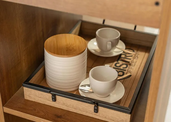 L & M - Perfect Old Town Location Two Bedroom House