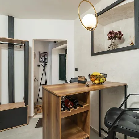 L & M - Perfect Old Town Location Two Bedroom House Ντουμπρόβνικ