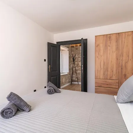 بيت للعطل L & M - Perfect Old Town Location Two Bedroom House دوبروفينك