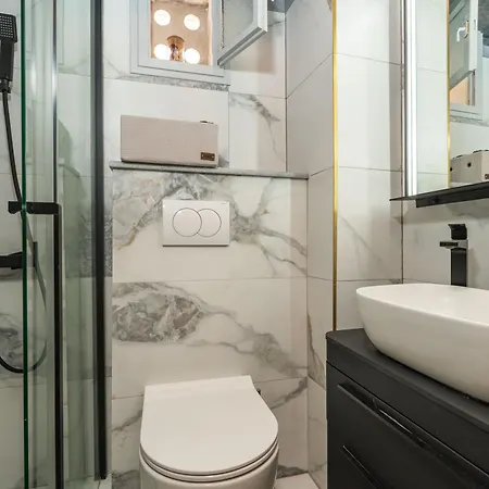 L & M - Perfect Old Town Location Two Bedroom House دوبروفينك