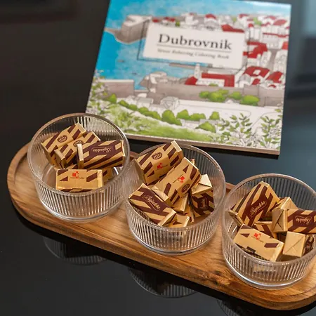 L & M - Perfect Old Town Location Two Bedroom House دوبروفينك