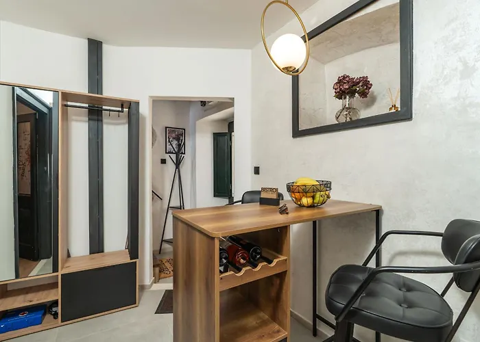 L & M - Perfect Old Town Location Two Bedroom House Dubrovnik