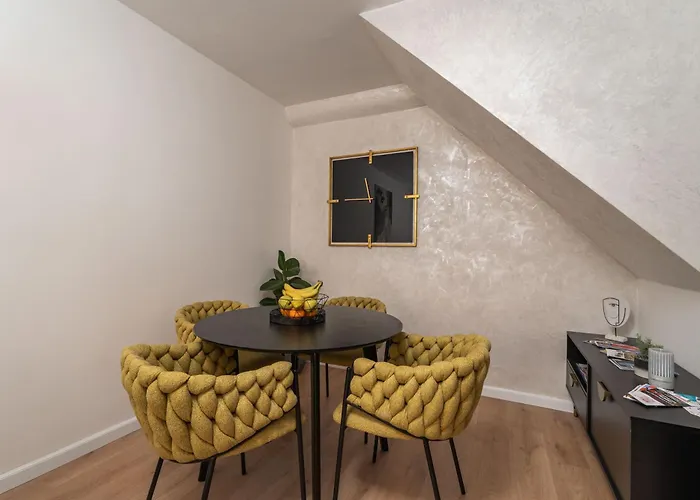 L & M - Perfect Old Town Location Two Bedroom House Dom wakacyjny *