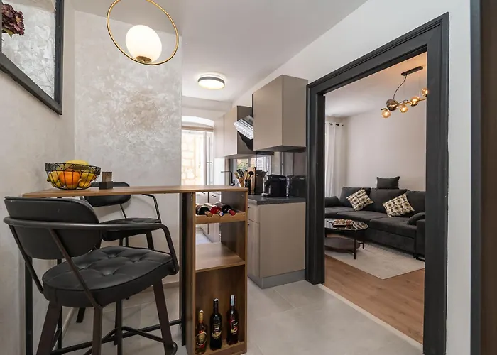 L & M - Perfect Old Town Location Two Bedroom House * Dubrovnik