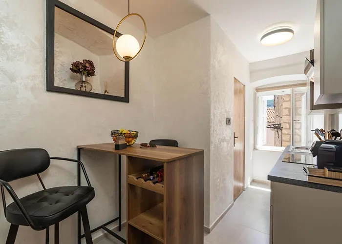 L & M - Perfect Old Town Location Two Bedroom House Dubrovnik