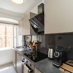 L & M - Perfect Old Town Location Two Bedroom House