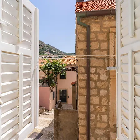 L & M - Perfect Old Town Location Two Bedroom House Dubrovnik