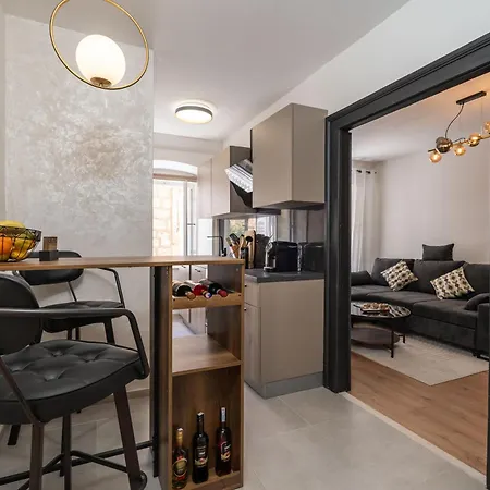 L & M - Perfect Old Town Location Two Bedroom House * Dubrovnik