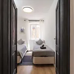 L & M - Perfect Old Town Location Two Bedroom House Сasa de vacaciones *