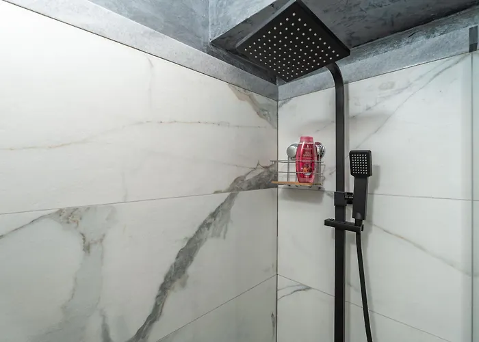 L & M - Perfect Old Town Location Two Bedroom House * Ragusa