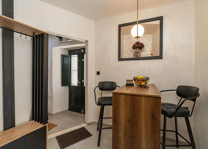 L & M - Perfect Old Town Location Two Bedroom House Casa vacanze