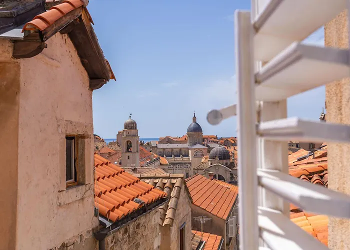 Casa vacanze L & M - Perfect Old Town Location Two Bedroom House